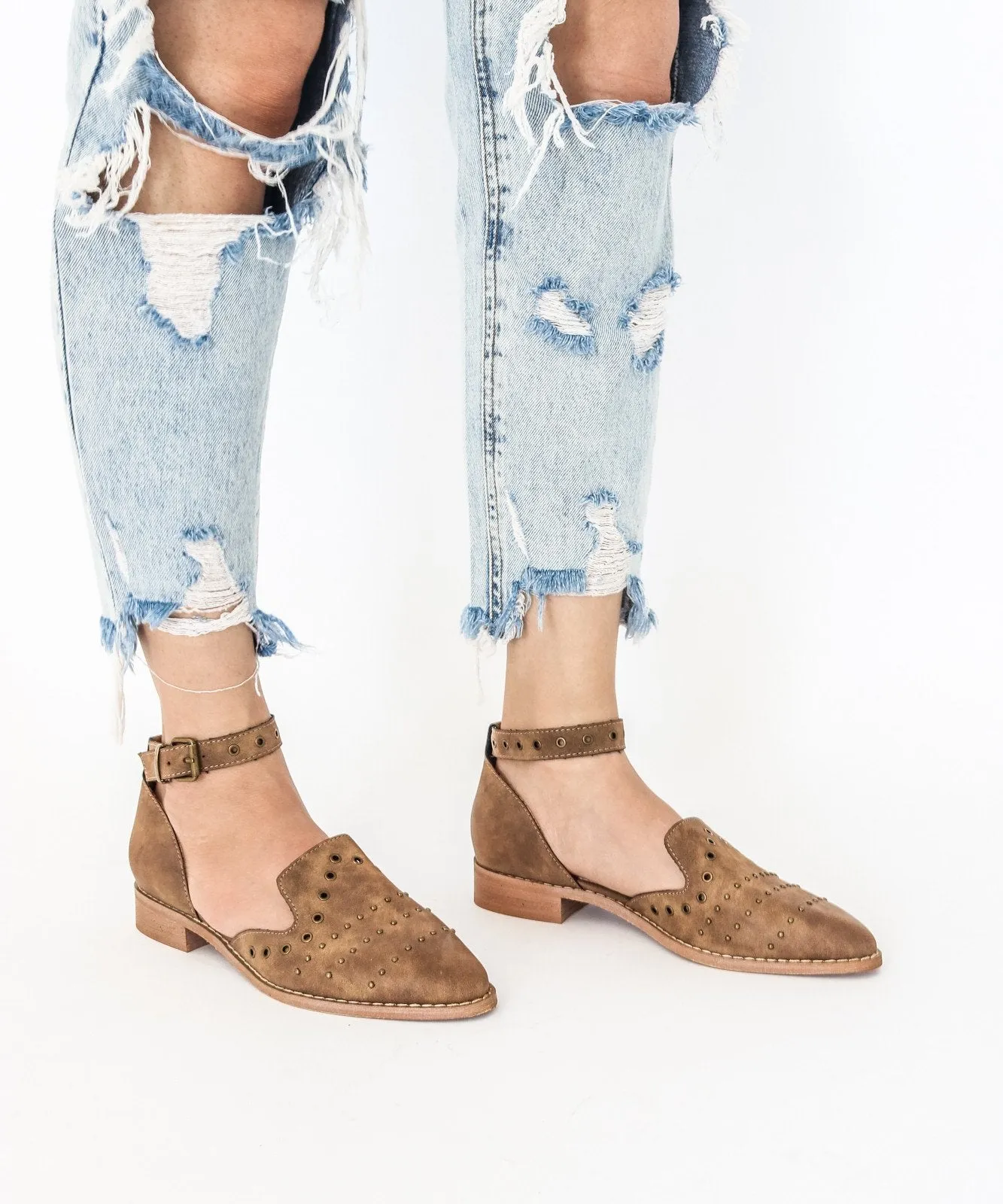 Jones | Studded Flat