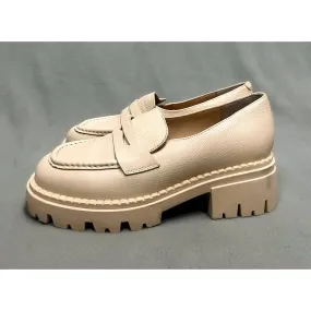 Seychelles tan loafer, size 8.5